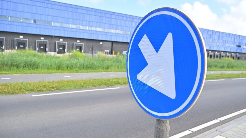 Logistiek Park Moerdijk kiest voor duurzame verkeersborden